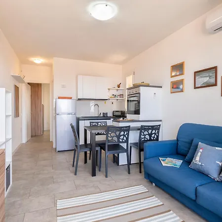 Ad Occhi Aperti كاستيلساردو